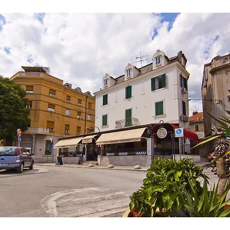 Domina Apartment